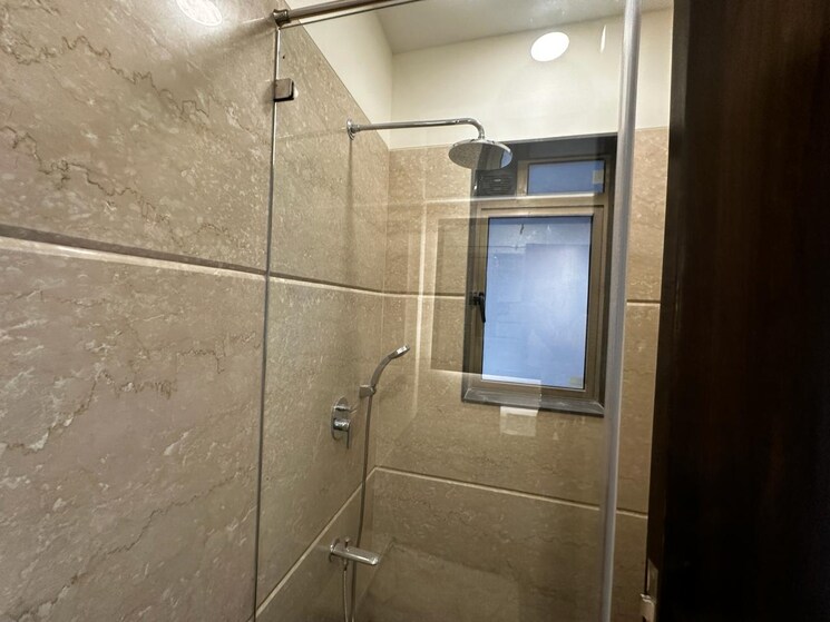 Bathroom, supreme-evana 3 Bedroom 1099 Sq.Ft. Apartment In Bandra West Mumbai 8104224