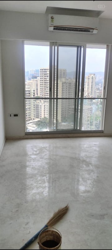 Room in 3 BHK Apartment at Ekta Tripolis, Goregaon West – for Rent