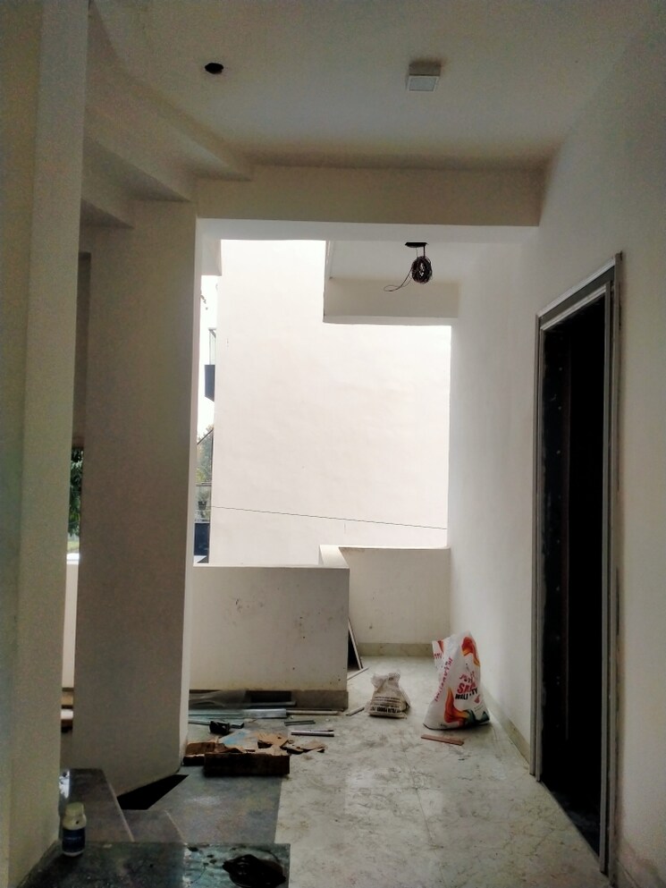 Balcony, sector 130 2 Bedroom 85 Sq.Yd. Independent House In Sector 130 Noida 8104258