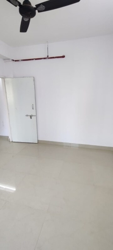 Room in 1 BHK Apartment at Unnat Nagar 43-44, Goregaon West – for Rent
