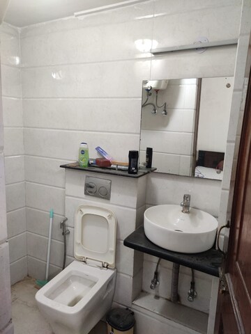 Bathroom in 2 BHK Builder Floor at Ansal Sushant Lok I, Sector 43 – for Rent