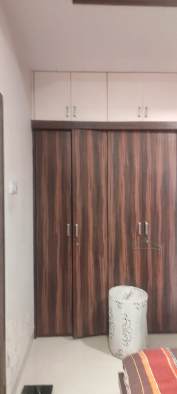 Room in 3 BHK Apartment at K Raheja Heights, Malad East – for Rent