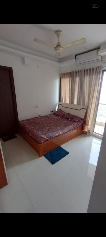 Bedroom in 2 BHK Apartment at Sunteck Avenue 2, Goregaon West – for Rent