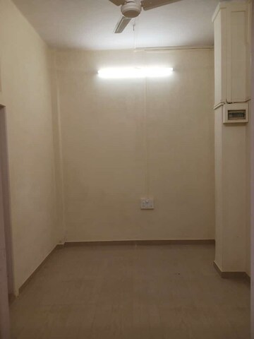 Room in 1.5 BHK Apartment at Dadar West – for Rent