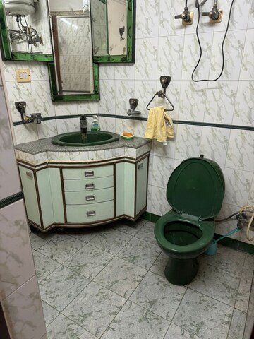 Master Bedroom in 3 BHK Apartment at Mansrowar Apartment, Sector 61 – for Rent