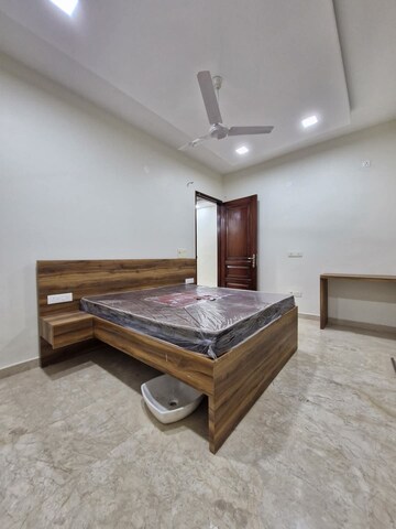 Living Room in 3 BHK Builder Floor at Sector 9 – for Rent