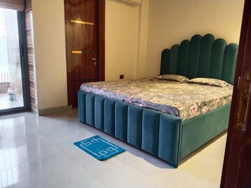 Bedroom in 2.5 BHK Apartment at Suncity Essel Tower, Sector 28 – for Rent