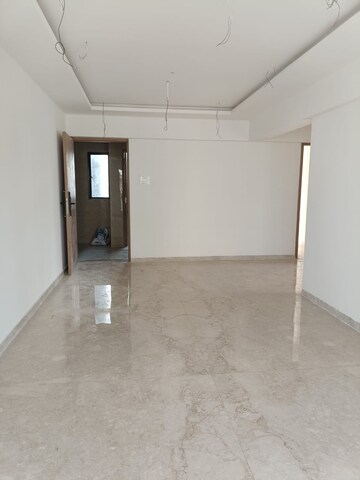Room in 2 BHK Apartment at Sheth Vasant Oasis, Andheri East – for Rent