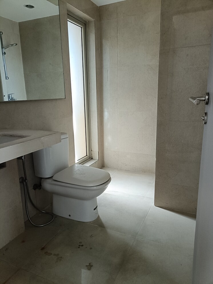 Bathroom, hiranandani-woodville 2 Bedroom 1040 Sq.Ft. Apartment In Ghodbunder Road Thane 8104410