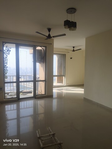 Room in 2 BHK Apartment at Pioneer Park Phase 1, Sector 61 – for Rent