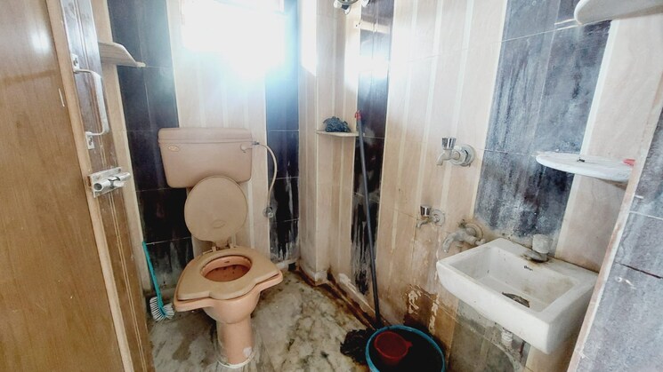 Bathroom, sodepur 2 Bedroom 925 Sq.Ft. Apartment In Sodepur Kolkata 8104458