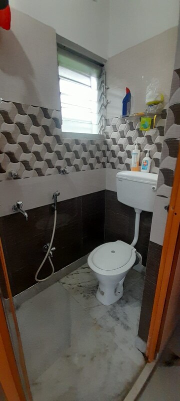 Team Area in 2 BHK Builder Floor at Behala – for Sale