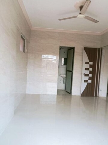 Room in 2 BHK Apartment at Blue Mountain Towers, Shashtri Nagar – for Rent