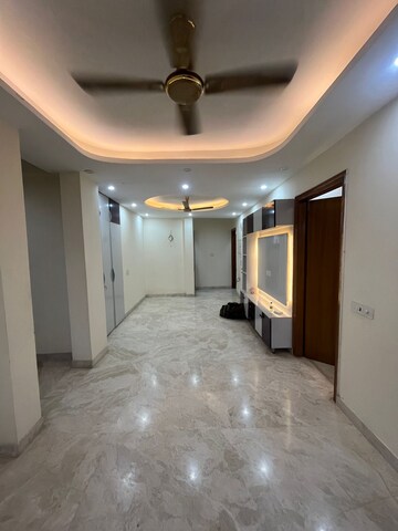 Living Room in 1.5 BHK Builder Floor at Green Park – for Rent
