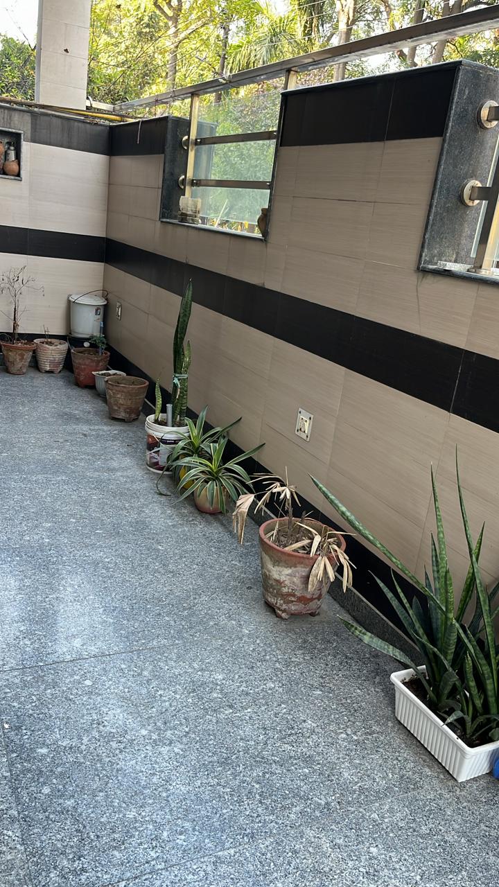 4 BHK + Servant Room Independent House For Sale in RWA Apartments Sector 47