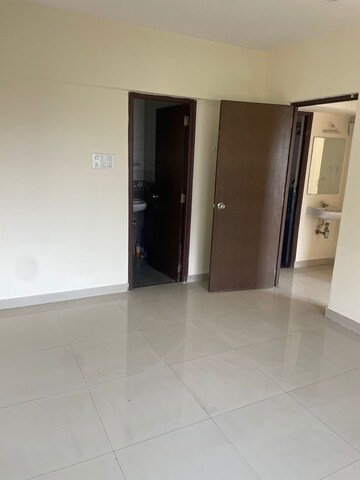 Room in 4 BHK Apartment at Mantra Sky Homes, Magarpatta City – for Sale