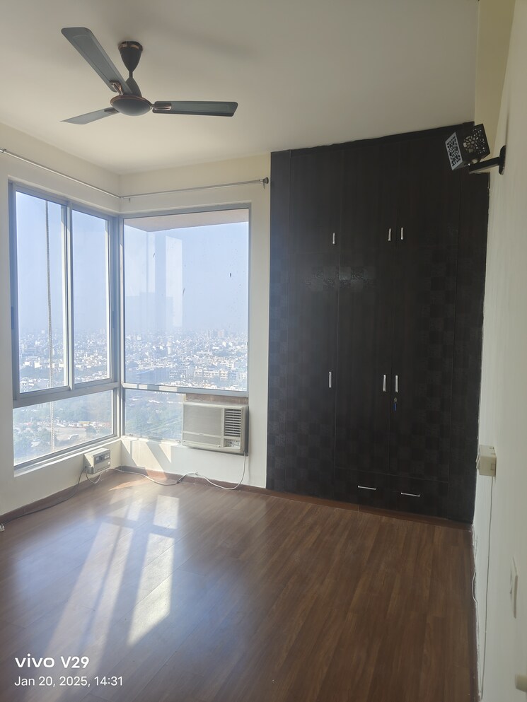 Room, pioneer-park-phase-1 2 Bedroom 1200 Sq.Ft. Apartment In Sector 61 Gurgaon 8104612