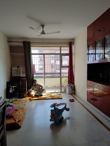 Living Room in 3.5 BHK Apartment at BPTP Freedom Park Life, Sector 57 – for Rent