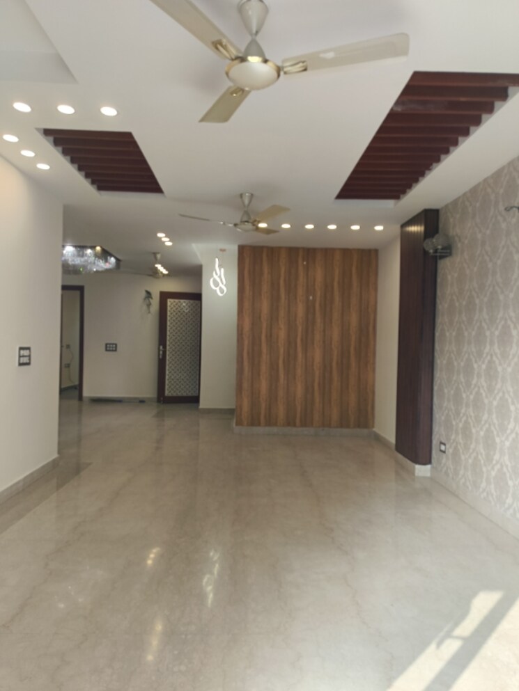 Room, unitech-south-city-ii 3 Bedroom 1800 Sq.Ft. Builder Floor In Sector 50 Gurgaon 8104774