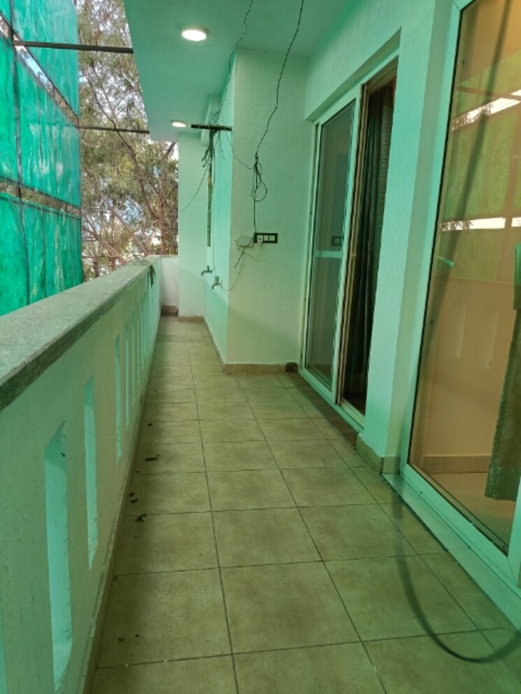 Balcony, unitech-south-city-ii 3 Bedroom 1800 Sq.Ft. Builder Floor In Sector 50 Gurgaon 8104774