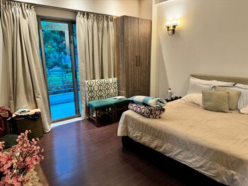 Bedroom in 5 BHK Apartment at Parsvnath Exotica, Sector 53 – for Sale