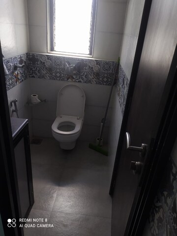 Bathroom in 2 BHK Apartment at Kenwood Apartments, Pali Hill – for Sale