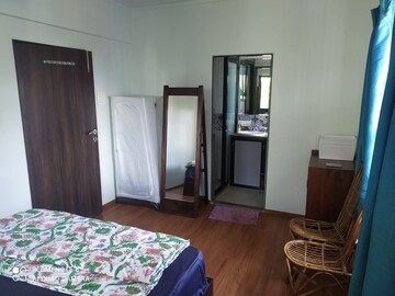 Bedroom in 2 BHK Apartment at Kenwood Apartments, Pali Hill – for Sale