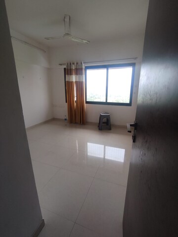 Room in 3 BHK Apartment at Kanakia Rainforest, Andheri East – for Rent