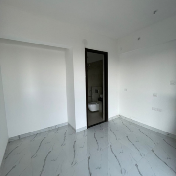 Room in 2 BHK Apartment at Raymond Ten X Habitat, Swastik Garden – for Rent