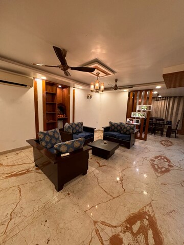 Living Room in 3 BHK Builder Floor at Ameya One, Sector 42 – for Rent