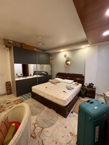 Bedroom in 3 BHK Builder Floor at Ameya One, Sector 42 – for Rent