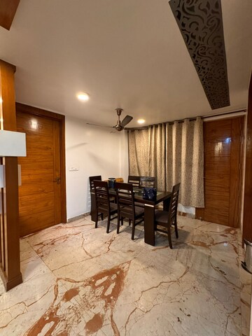 Living Room in 3 BHK Builder Floor at Ameya One, Sector 42 – for Rent