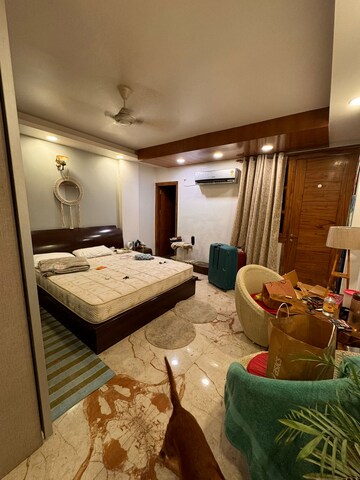 Bedroom in 3 BHK Builder Floor at Ameya One, Sector 42 – for Rent