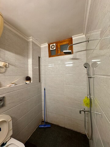 Bathroom in 3 BHK Builder Floor at Ameya One, Sector 42 – for Rent