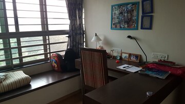 Study Room in 2.5 BHK Apartment at Oberoi Realty Splendor, Jogeshwari East – for Sale