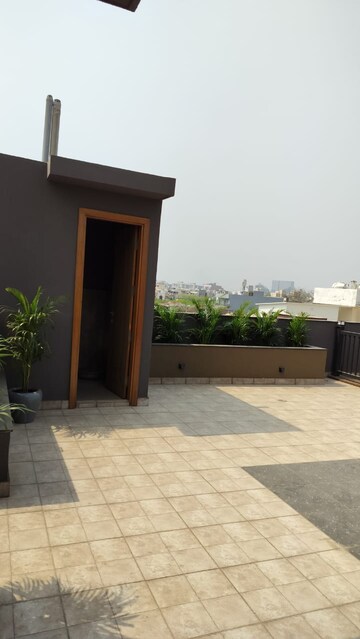 Room in 4 BHK Builder Floor at Ansal Sushant Lok I, Sector 43 – for Sale