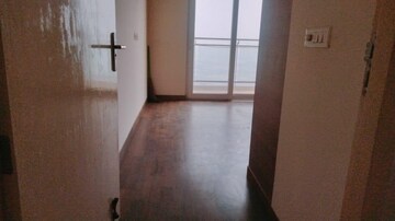 Room in 3.5 BHK Apartment at Conscient Heritage Max, Sector 102 – for Rent