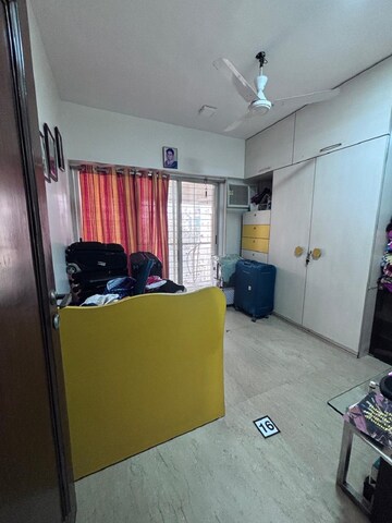 Team Area in 3 BHK Apartment at Khar West – for Rent