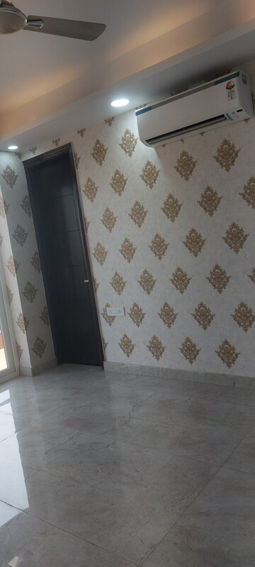 Furnished Amenities in 3 BHK Builder Floor at Ansal API Versalia, Sector 67a – for Sale
