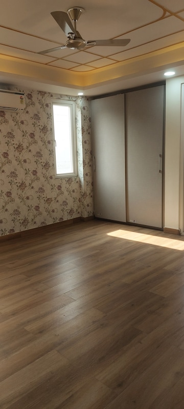 Furnished Amenities in 3 BHK Builder Floor at Ansal API Versalia, Sector 67a – for Sale