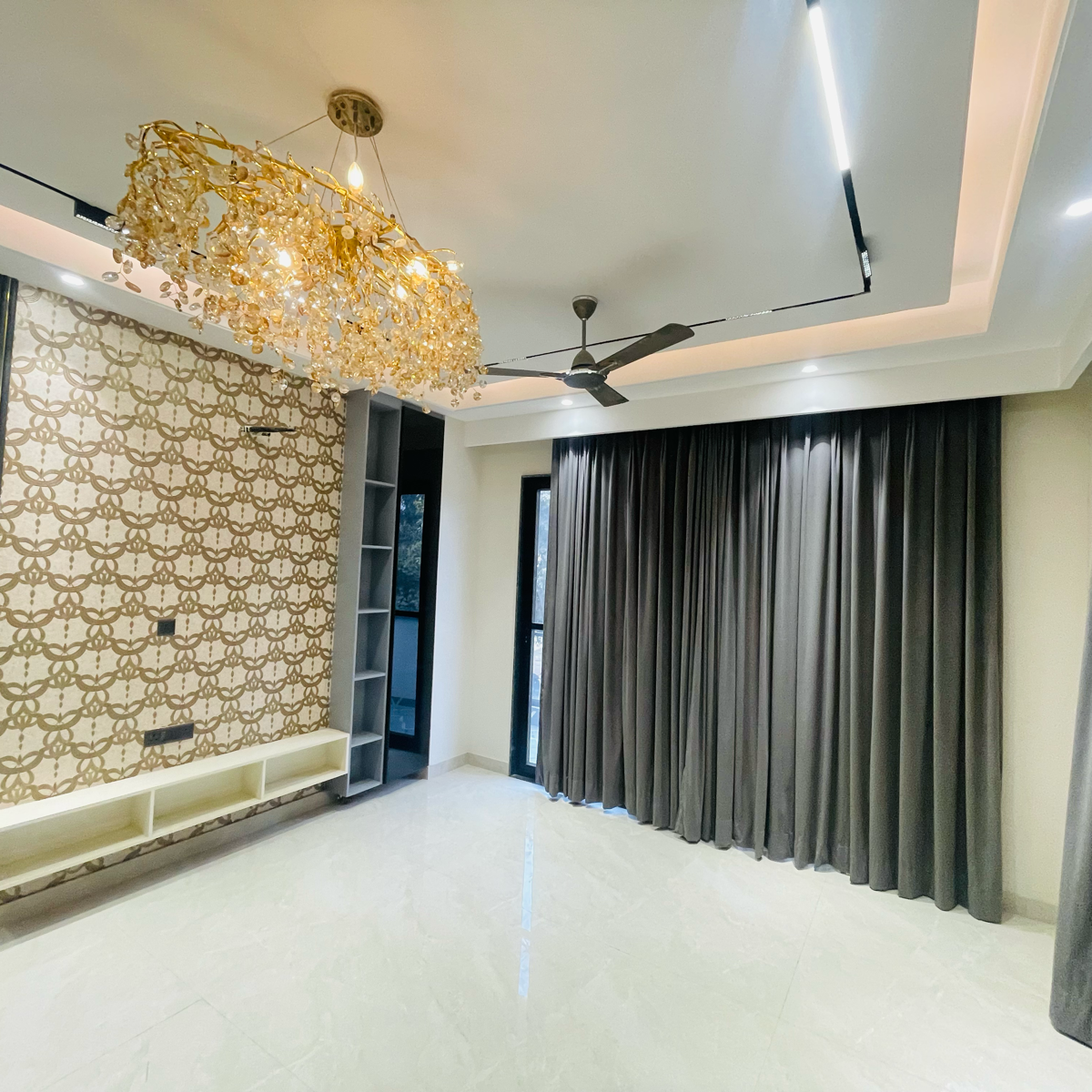 4 BHK + Pooja Room,Servant Room,Study Room,Extra Room Builder Floor For Sale in Ansal Sushant Floors