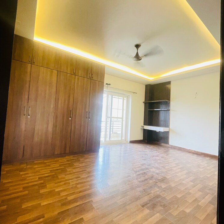 Room, ansal-sushant-floors 4 Bedroom 300 Sq.Yd. Builder Floor In Sector 27 Gurgaon 8105008