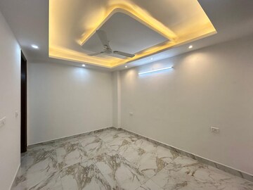 Room in 3 BHK Builder Floor at Saket – for Rent