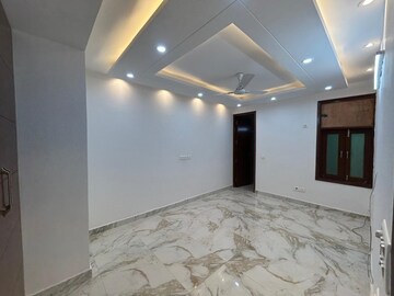 Room in 3 BHK Builder Floor at Saket – for Rent