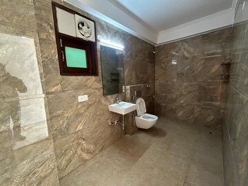 Parking in 3 BHK Builder Floor at Saket – for Rent