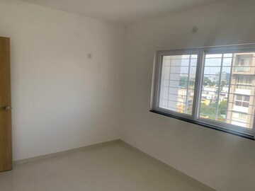 Room in 2 BHK Apartment at Techstone Casa Abrigo, Hadapsar – for Sale