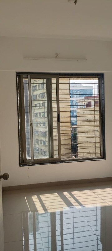 Room in 1 BHK Apartment at City View Building, Worli – for Rent