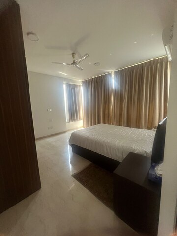 Team Area in 4 BHK Apartment at Oberoi Realty Esquire, Goregaon East – for Rent