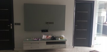 Furnished Amenities in 3 BHK Builder Floor at Kailash Colony – for Sale