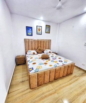 Bedroom in 1 BHK Builder Floor at Saket – for Sale